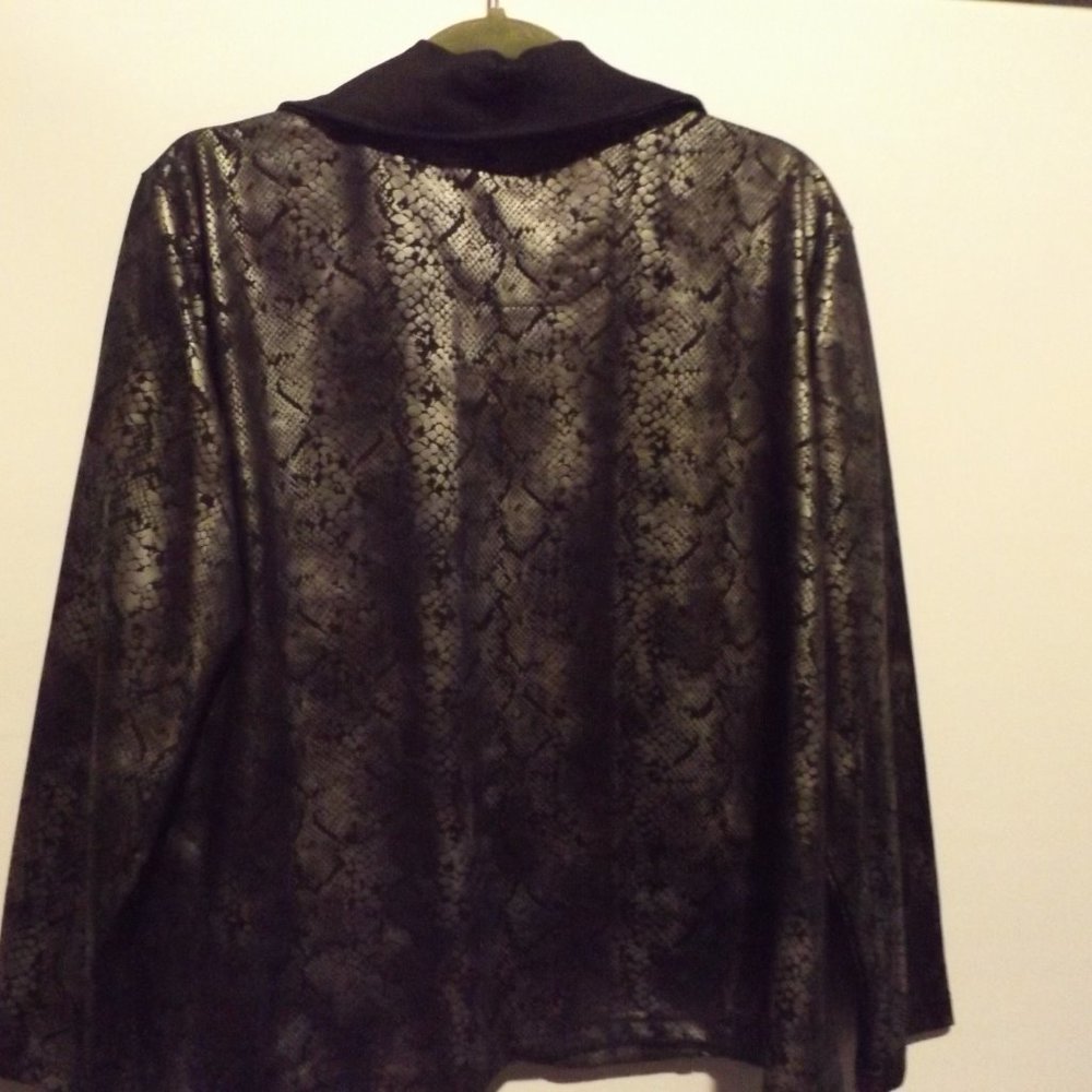 ACTIVOLOGY Reptile Print Jacket - Picture 5 of 5